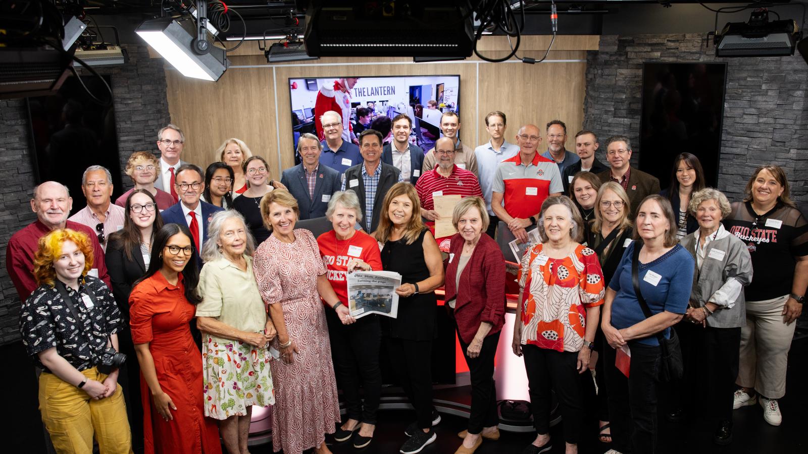 alumni gather in new lantern newsroom 